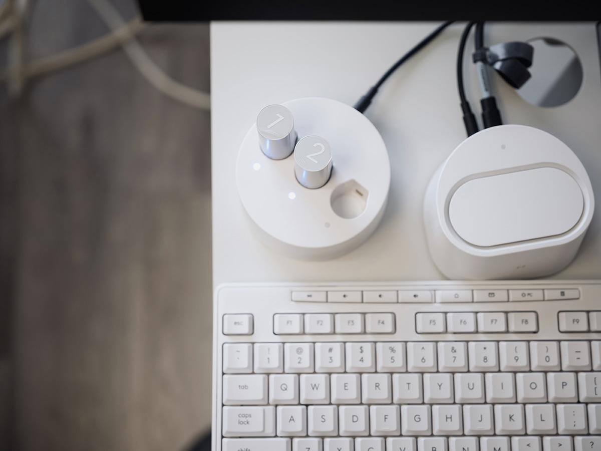 207 Dental team with advanced dental tools